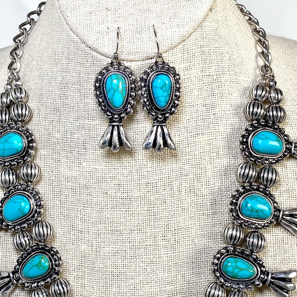 Western Boho Necklace and Earrings Set - Picture 4 of 7